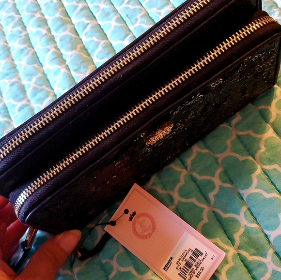 Wallet - Picture 2 of 5